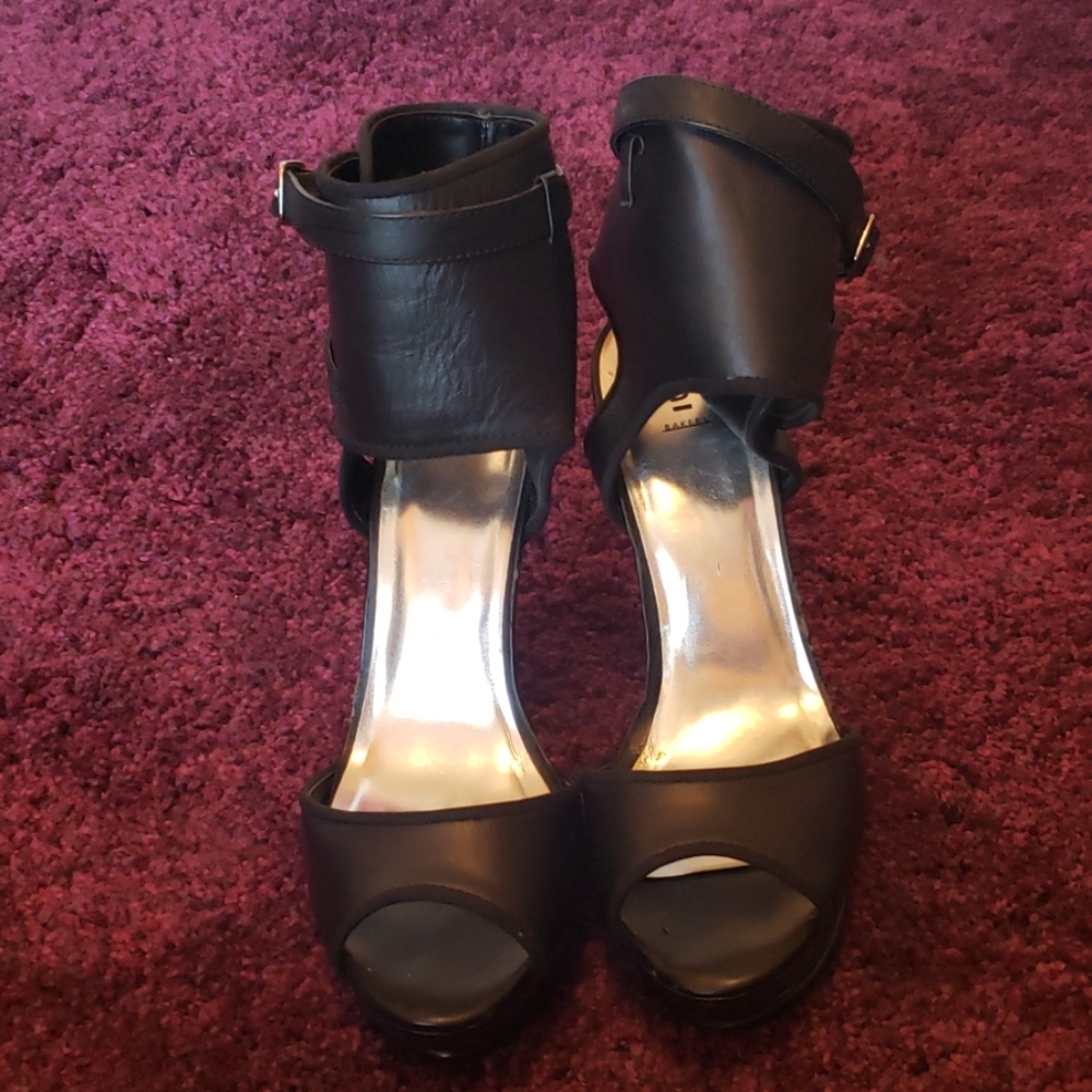 Black wrap around heels size 11